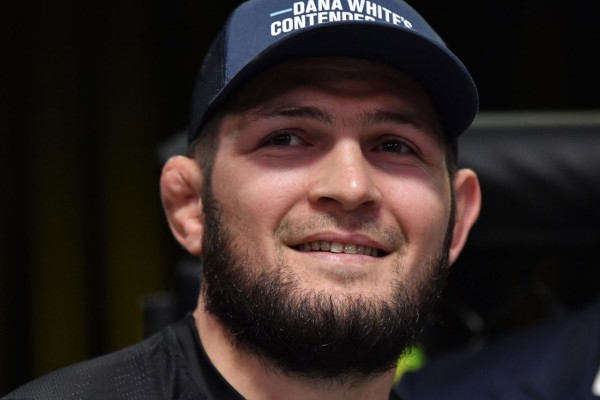 Khabib Nurmagomedov Meets Royalty During His Religious Trip