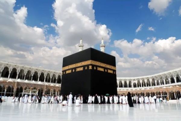 Saudi Arabia's new rules may increase costs for Umrah pilgrims