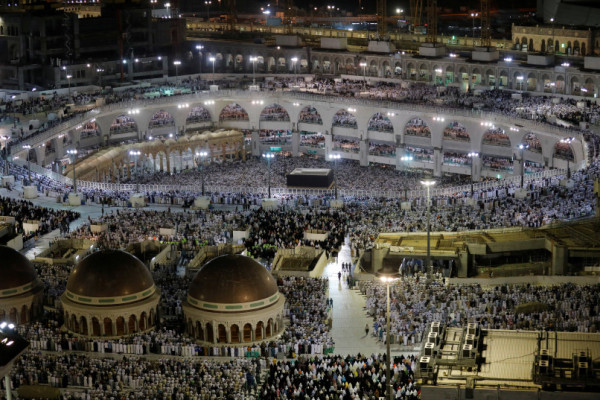 Netanyahu promises direct Mecca flights – deletes post