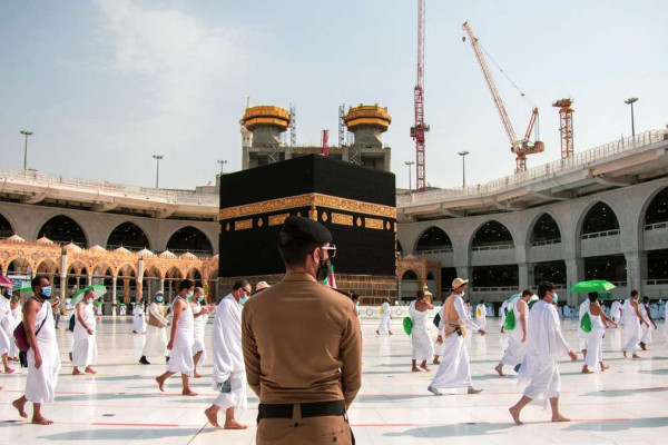 More than 450,000 Saudi citizens and residents apply for Hajj permits in 24 hours