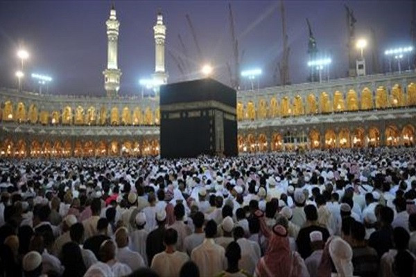 Calls for Cancelling Umrah amid Coronavirus Concerns