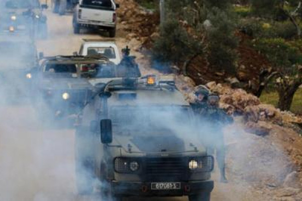 Settlers Storm Aqsa Mosque...Clashes, Arrests in West Bank