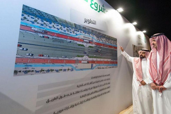 Madinah governor inspects Uhud Avenue project