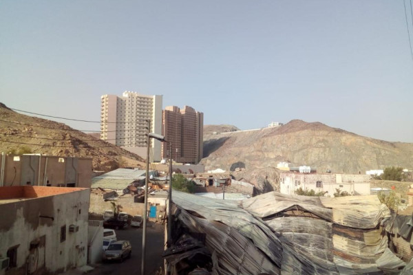 Fire-prone warehouses threaten the safety of Makkah neighborhood