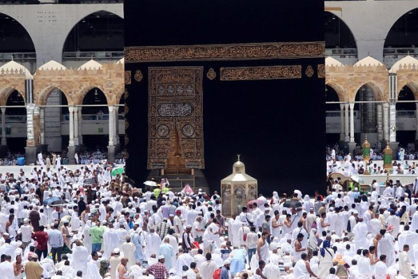 Worshippers, throng the Grand Mosque in Makkah for the last Friday prayer of Ramadan