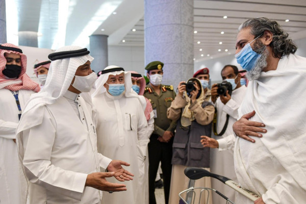 Saudi Arabia receives first foreign pilgrims in 7 months