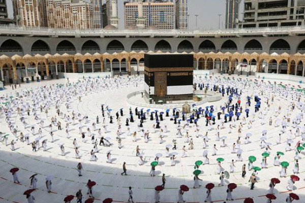 Saudi Arabia hints at early resumption of Umrah flights from Pakistan