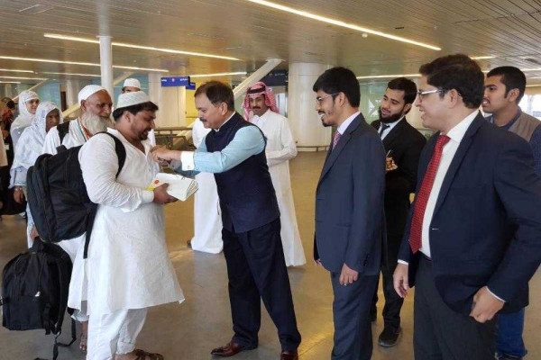 First batch of Haj pilgrims arrive