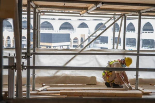 Nearly half of construction works of Grand Mosque’s 5 minarets complete