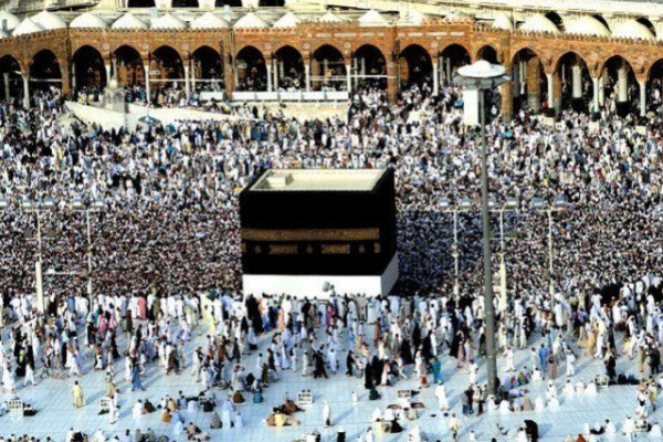 PTI govt abolishes subsidy on Hajj