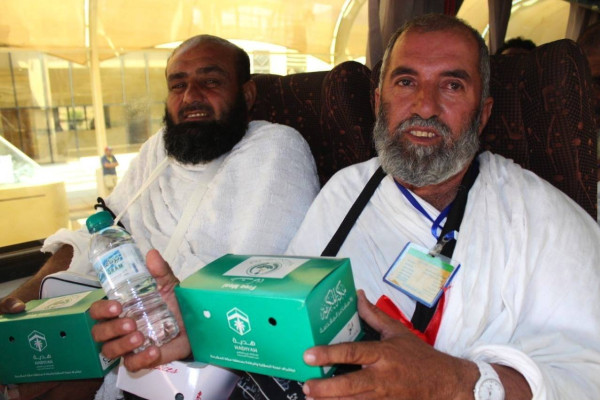 More than 327 million meals and bottles of water distributed among pilgrims