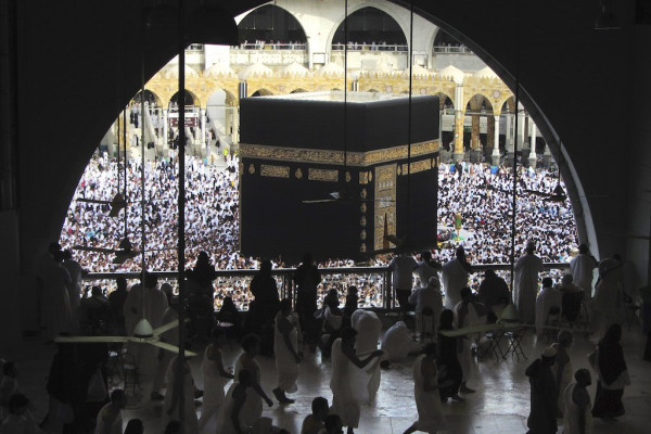 Umrah pilgrimage to be restored in phases