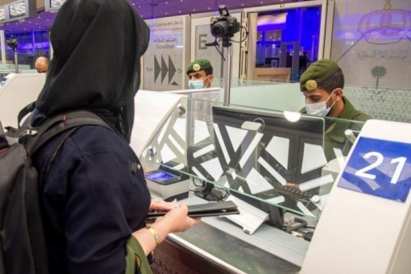 Non-citizens must register coronavirus vaccination status online before arriving in Kingdom