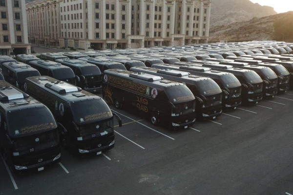 Hundreds of coaches transport Hajj pilgrims hosted by King Salman