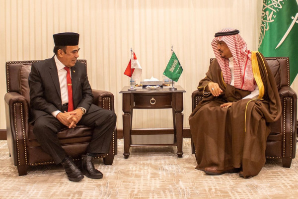 Saudi minister signs agreements for 2020 Hajj season with Indonesia, Jordan and Turkey