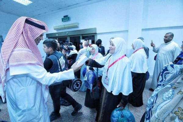 Saudia flies back from Baghdad carrying 100 Umrah pilgrims