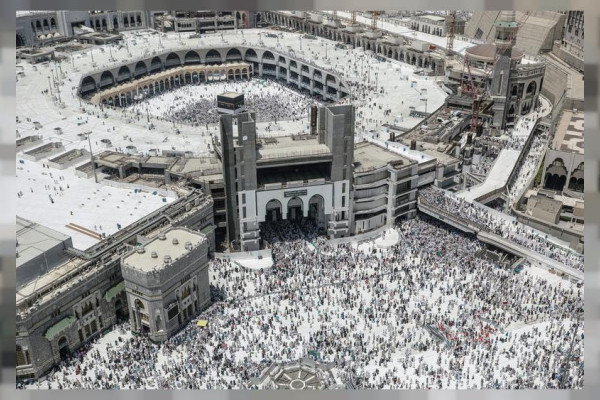 Higher living costs, fees force many Egyptians to drop haj plans