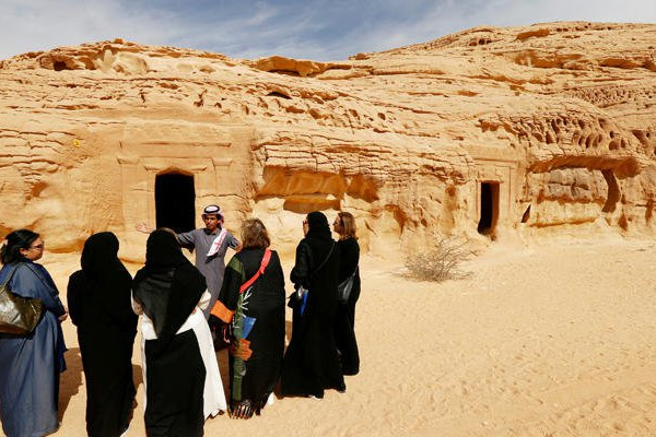 Saudi tourism body launches tour guide training in Madinah