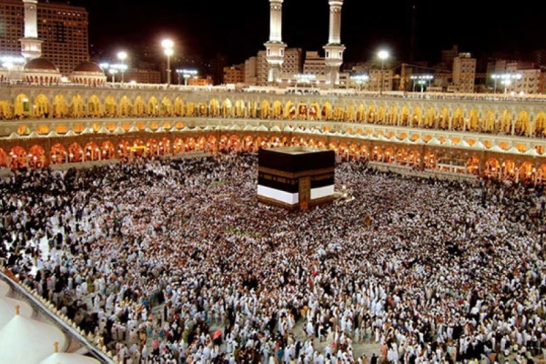 ‘Haj selfies’ condemned by UK’s Haj and Umrah organisation