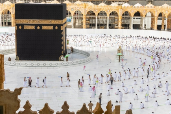 Over six million faithful perform Umrah, pray at Grand Mosque