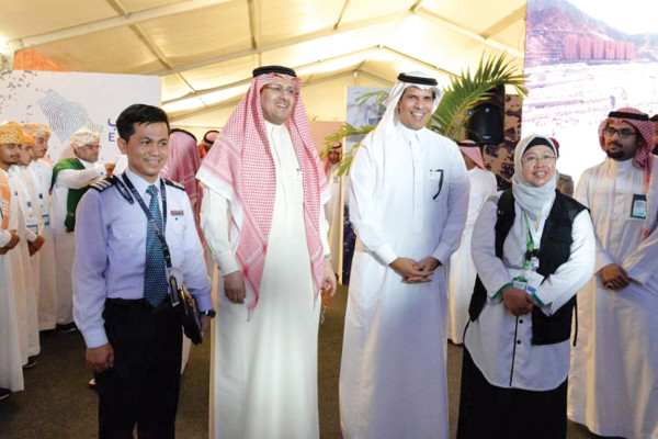 First pilgrims leave under Eyab initiative