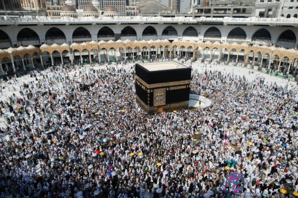 'Number of Britons' dead in Saudi Arabia coach crash on way to Mecca