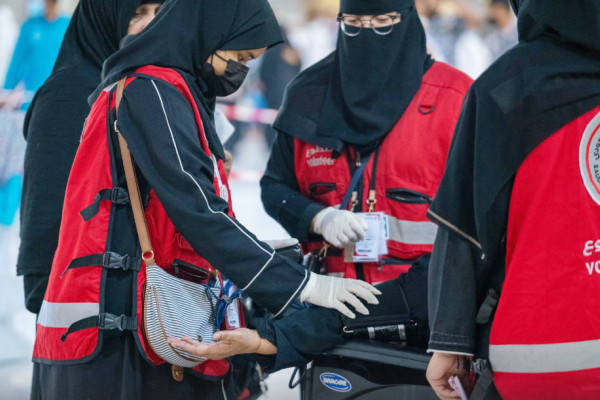 The Grand Mosque’s volunteers — a culture loved by Saudis