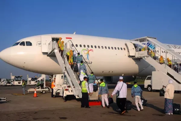 Pilgrims Lose Hope as Gov’t Plans to Double Hajj Costs