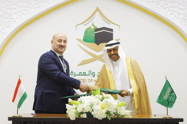 Saudi minister discuss pilgrim affairs with Kenya, Tajikistan officials