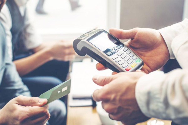 Shops refusing to accept credit cards to be fined