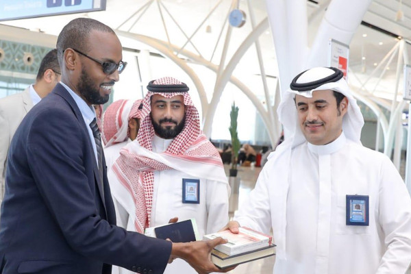 US pilgrims fly out of Jeddah