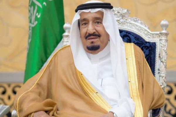 King orders providing 300,000 Quran copies to two holy mosques