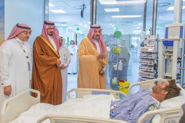https://www.therahnuma.com/madinah-governor-visits-survivors-of-al-akhal-bus-crash/
