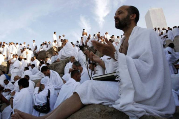 Over 100,000 pilgrims arrive in Madina Munawara