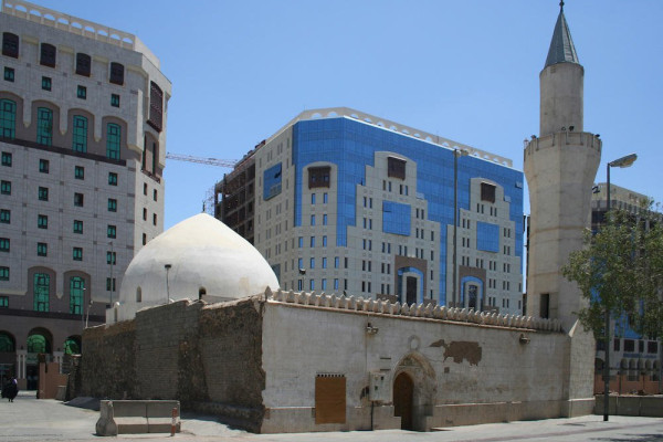 Saudi Arabia’s crown prince orders restoration and renovation of 130 historical mosques