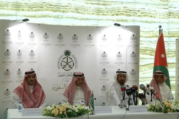 Hajj will accommodate 1m pilgrims this year, says minister