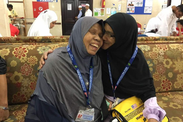 Blindness not a hindrance for Hasnah in upholding the Fifth Pillar of Islam