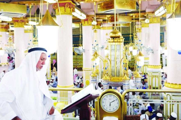 17 muezzins call for prayers in the Prophet's Mosque